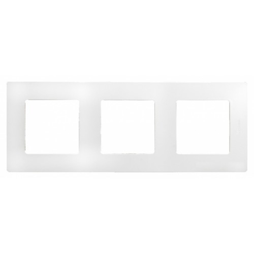 Рамка декоративная трехместная универсальная Legrand Etika (белая)