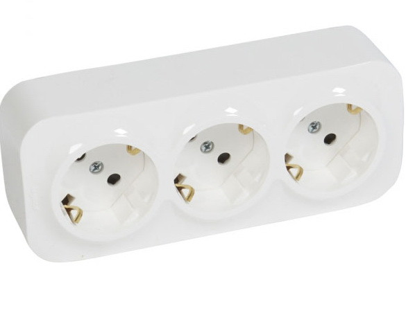 Розетка накладная Legrand Quteo 782218 (белая), 3 места
